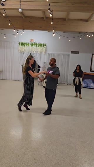 Salsa & Bachata Clip