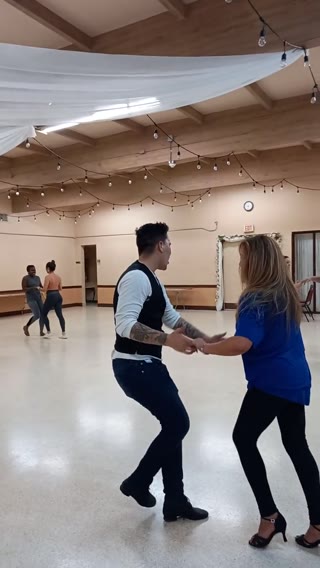 Salsa & Bachata Clip