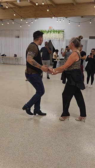 Salsa & Bachata Clip