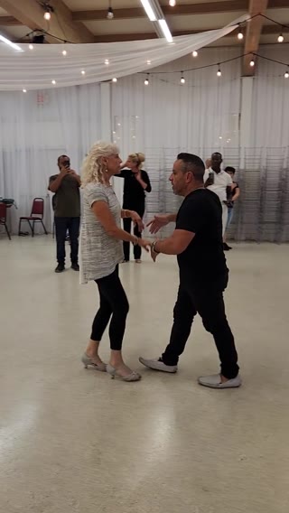 Salsa & Bachata Clip