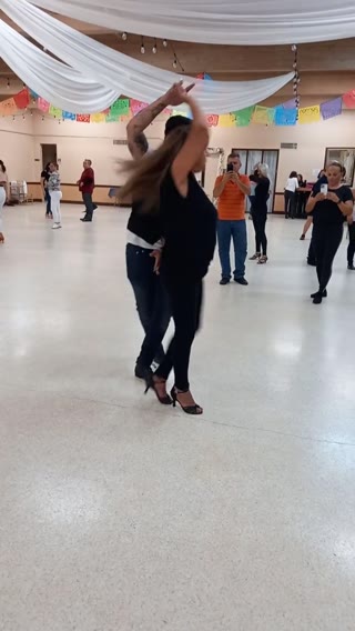 Salsa & Bachata Clip