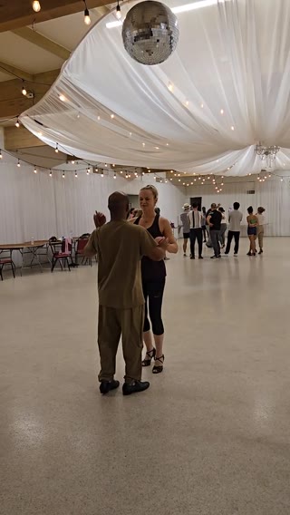 Salsa & Bachata Clip