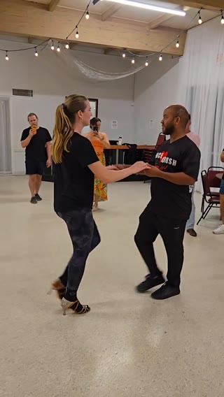 Salsa & Bachata Clip