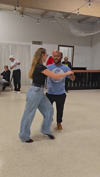 Salsa & Bachata Clip